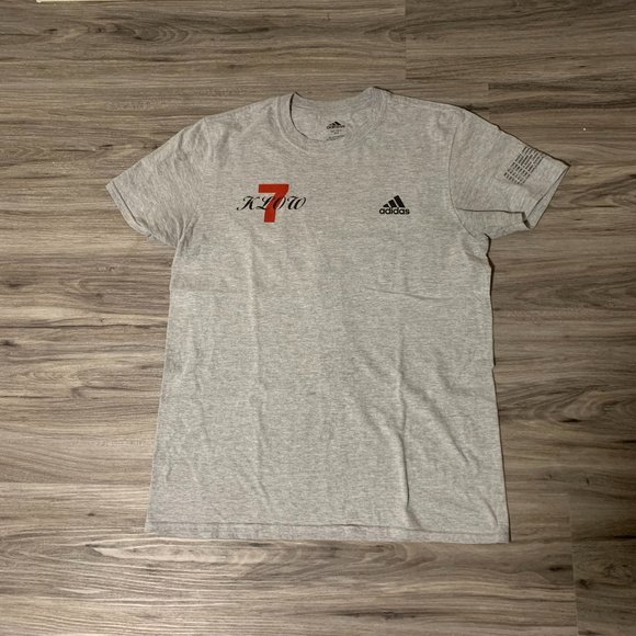 ⭐2/$20 Adidas | Adult Medium Kyle Lowry Toronto Raptors Celebration TShirt - Picture 1 of 7